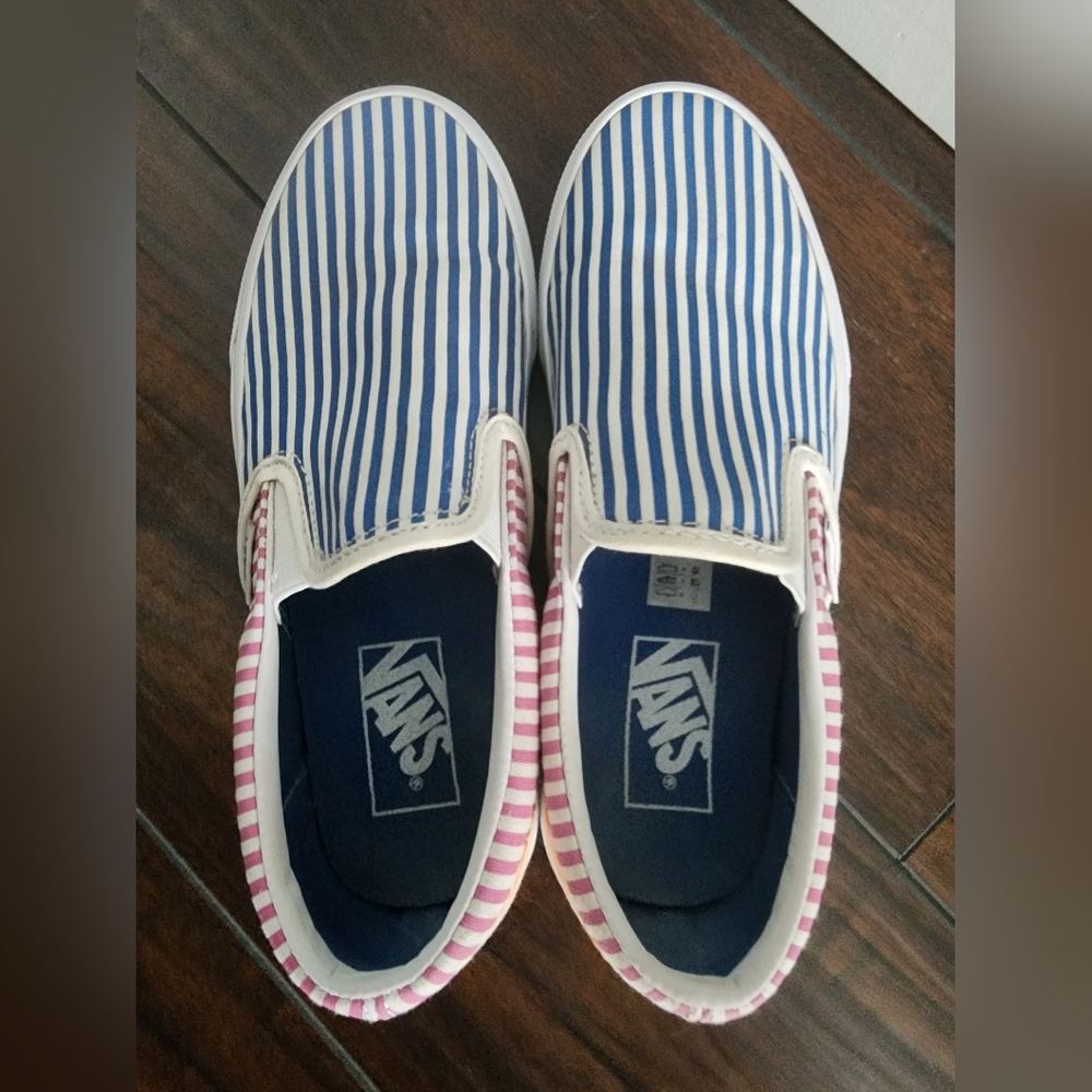 Vans - Picture 4 of 4